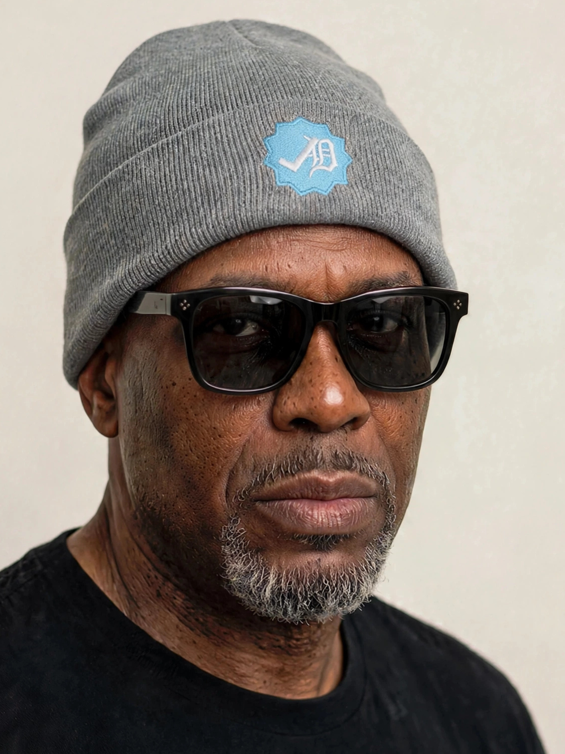 Verified Skully (Grey)